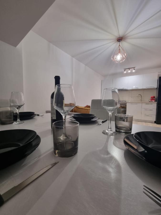 Dreams Escape 2 Apartment ไกรโอวา ภายนอก รูปภาพ